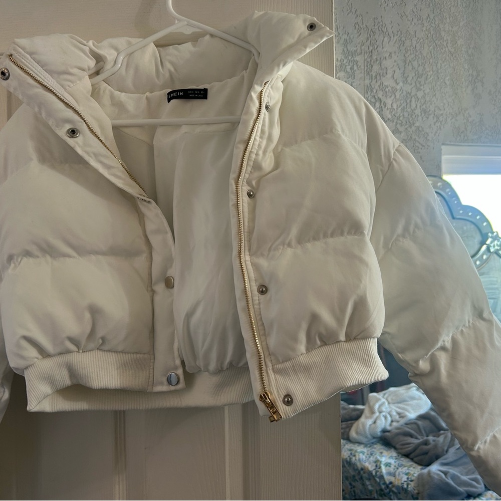 Sheik puffer white  and gold zipper jacket